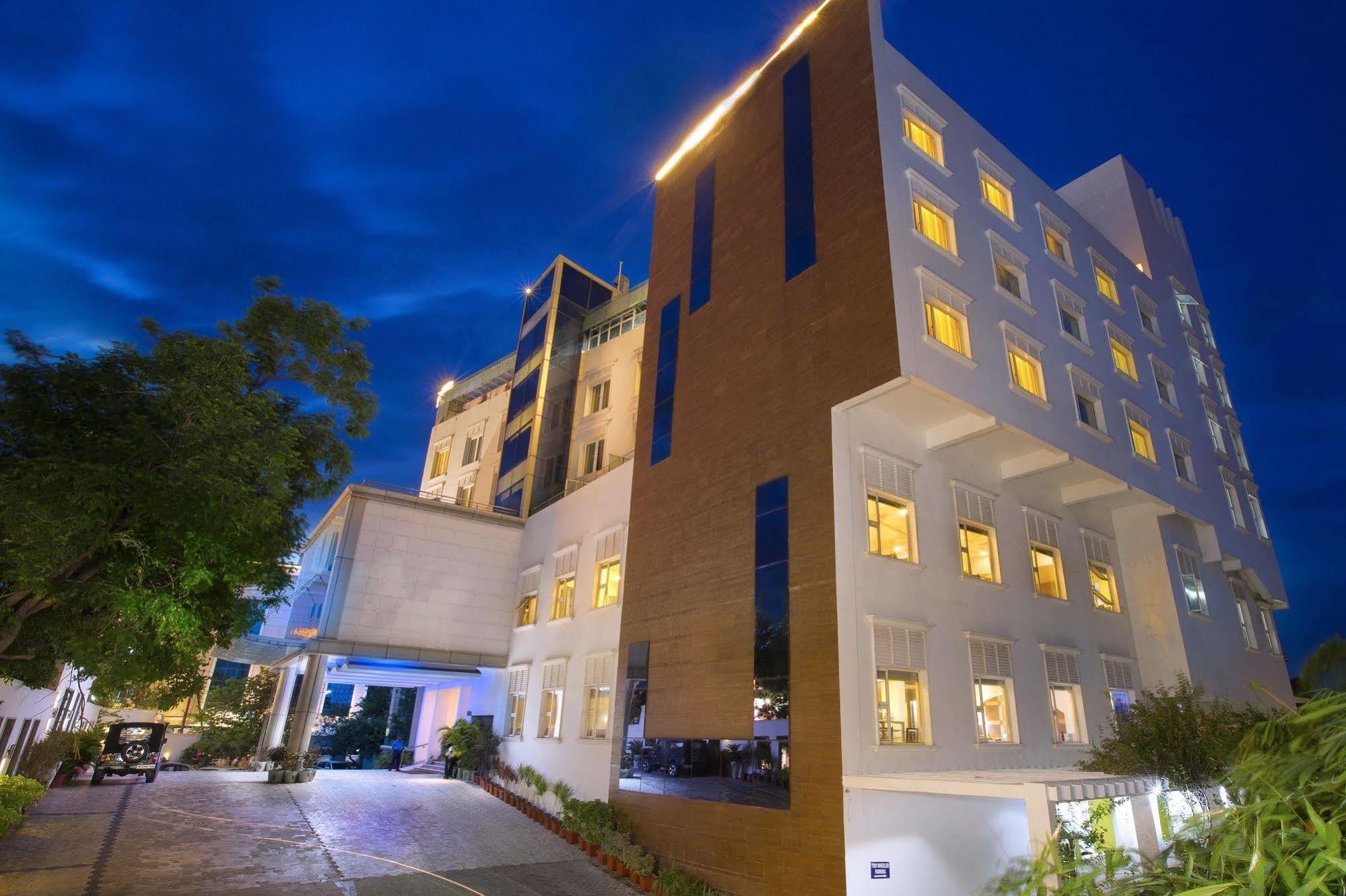 Hotel Atithi Pondicherry Exterior foto